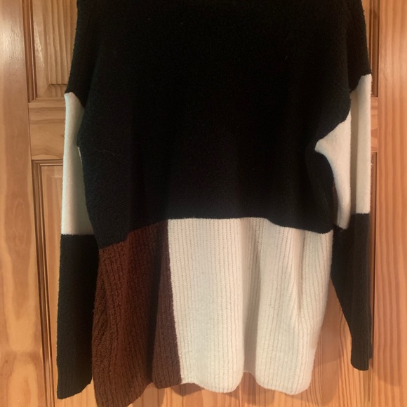 Block colored sweater - Picture 4 of 4